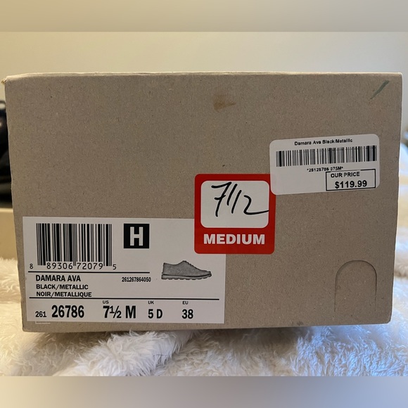 CLARKS Damara Ava Black Metallic Stitched Oxfords - Picture 5 of 9